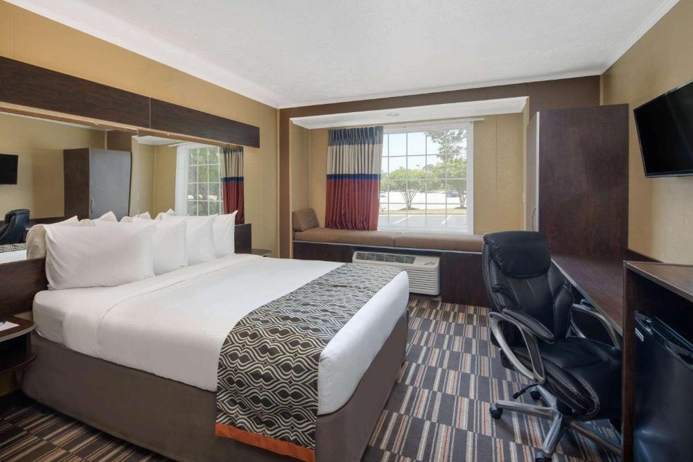 Microtel Inn & Suites by Wyndham Columbia Two Notch Rd Area